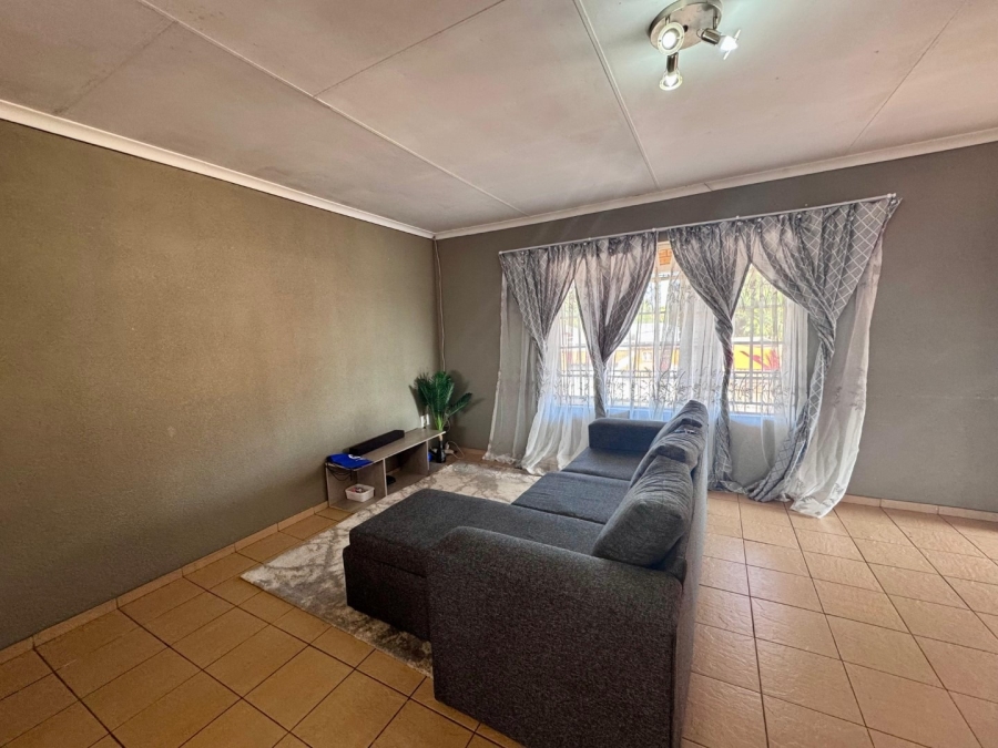 2 Bedroom Property for Sale in Rustenburg Central North West